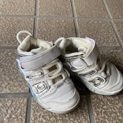 キッズ　スニーカー