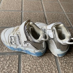 キッズ　スニーカーの画像