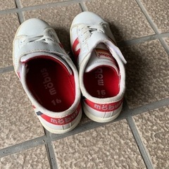 キッズスニーカーの画像