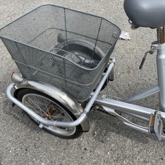 大人用三輪自転車
の画像