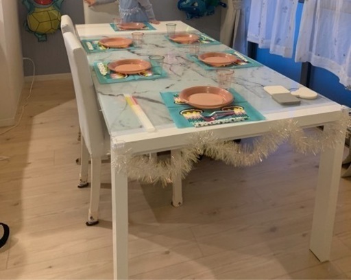 ニトリ　伸縮式　ガラスダイニングテーブル