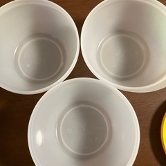 タッパーウェアシール容器3個重ねの画像