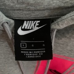 NIKE パーカー　日本未入荷の画像