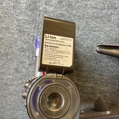 動作品 Dyson V6 Fluffy バッテリー2個、布団ツール付きの画像