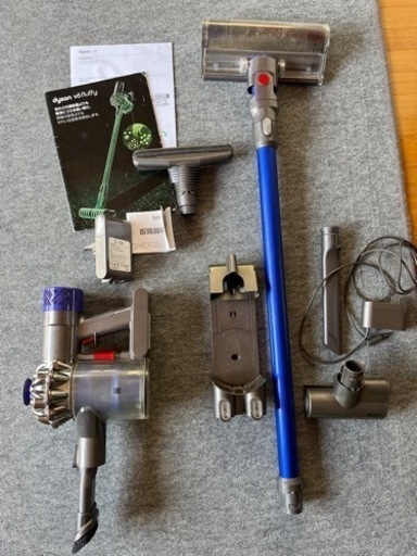 動作品 Dyson V6 Fluffy バッテリー2個、布団ツール付き