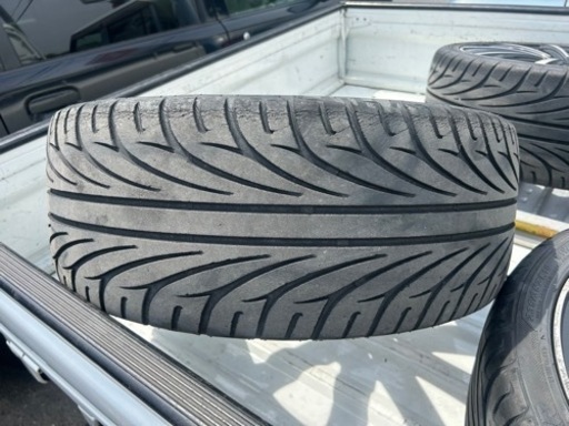プリウス50  30 アネーロコラソン　235/35R19 114.3 4本