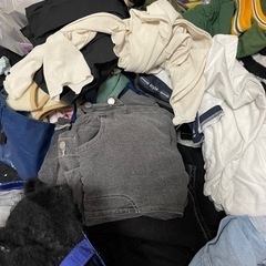 簡単移動フリマ💚沢山服(80size～160size)トランク広げて見て下さいの画像