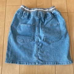 ikka デニムスカート　130の画像
