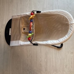 ベビービョルンバウンサー　木製トーイ付きの画像