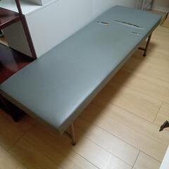 元々病院のベッドです。ご活用下さいませ!