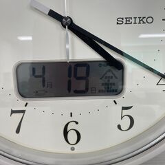 【SEIKO】 セイコー 電波掛時計 白ホワイト 温度湿度 自動点灯ライト 暗所秒針停止ウォッチ KX357Wの画像