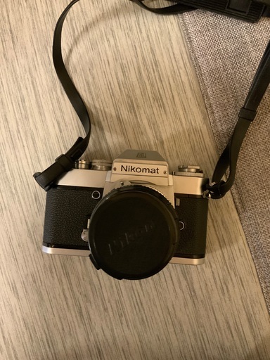 Nikon ニコマート　ボディとレンズふたつ