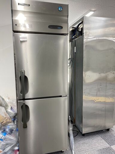 【中古・業務用冷凍庫・美品】ホシザキ業務用冷凍庫 / HF-63X3 / 縦型 業務用 2ドア冷凍庫 厨房