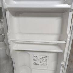 【決まりました】SANYO 直冷式冷蔵庫 1ドア SR-81P(H) の画像