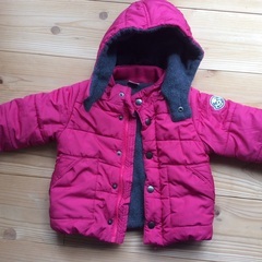 フードが外せるアウター　ジャンパー 80 プティマイン　赤の画像