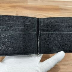 PRADA マネークリップ付き ウォレット 2MN077