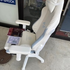 ★ほぼ新品！GTPLAYER ACEMRAS ゲーミングチェア スピーカー付き オットマン付きリクライニング オフィスチェアの画像