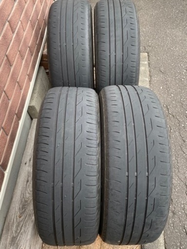 車のパーツ タイヤ、ホイール