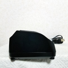 マキタ 充電器DC10SA 10.8V対応 調子が悪いです。（バッテリーは付属しません）の画像