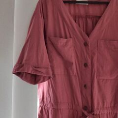 2月まで❗レディース服　アースミュージックアンドエコロジー　レディーストップスの画像