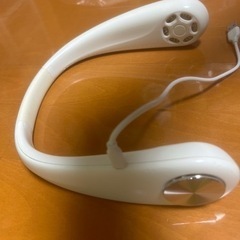 ほぼ新品　首掛け小型扇風機の画像