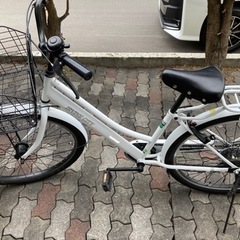 自転車 折りたたみ自転車の画像