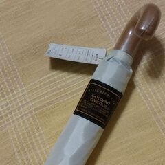 ◆【未使用】傘①　　《折り畳み傘 ▪ 男女共用》　〔強 力 撥 水〕　●お色/白に近い、明るいアイボリーで、素敵です。の画像