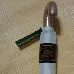 ◆【未使用】傘①　　《折り畳み傘 ▪ 男女共用》　〔強 力 撥 水〕　●お色/白に近い、明るいアイボリーで、素敵です。の画像