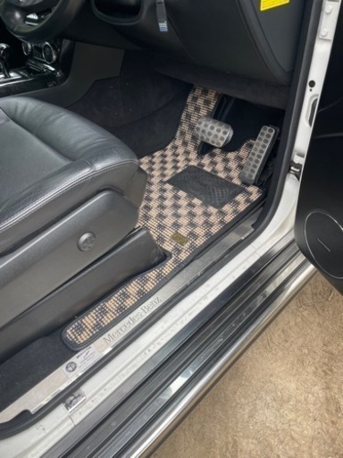 Gクラス右ハンドル用KARO高級フロアマット