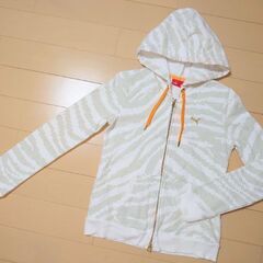 672 PUMA パーカー