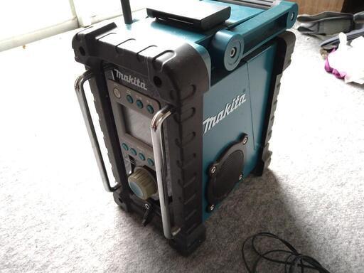 【交渉中】マキタ充電式ラジオ MR100 中古品
