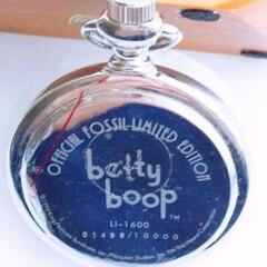 新品未使用箱入り　BETTY BOOP 限定品懐中時計の画像