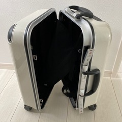 キャリーバッグ　の画像