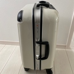 キャリーバッグ　の画像