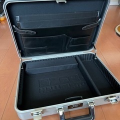 ゼロハリバートン ZERO HALLIBURTON PURSUIT ALUMINUM アタッシュケースの画像