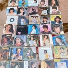 ◎お値下げしました‼️ 【断捨離中】 早い者勝ち‼️ レコード LP EP 300枚以上ELVIS PRESLEY エルビスプレスリー帯付エルトン・ジョン軍歌斉藤由貴邦楽洋楽 アーティストジャンル様々 中古 現状品 当時物 コレクター所蔵品 の画像