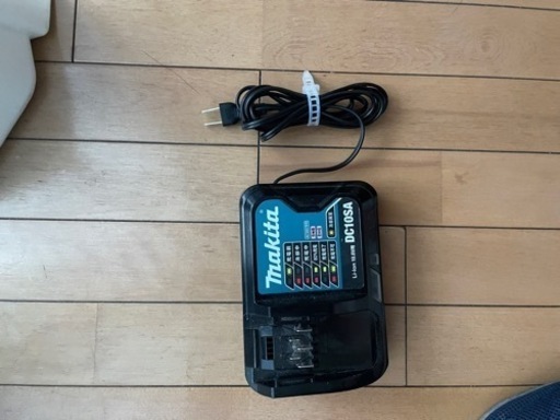 マキタ　充電器