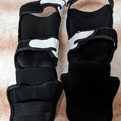 週末特価 WINDY シンガード レガース キックボクシング MMA 白 Sサイズの画像