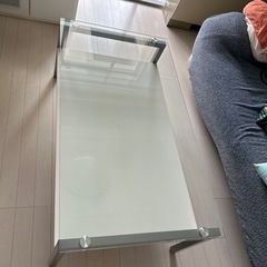 ガラスローテブル