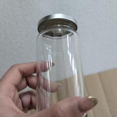 新品未使用　瓶　蓋付きの画像