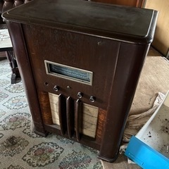 限定！値下げ‼️昭和レトロ 戦後 蓄音機 電気？真空管？ レコードプレーヤー 詳細不明 長期保管品 激レア  アンティーク インテリアの画像