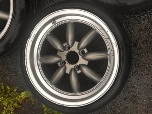 車のパーツ タイヤ、ホイール