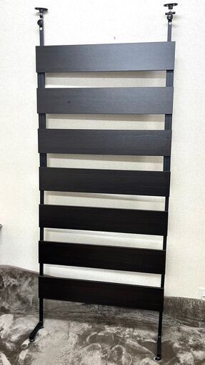 突っ張り式 ウォールラック ブラウン