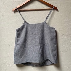 ジーユー フロントタック キャミソールの画像