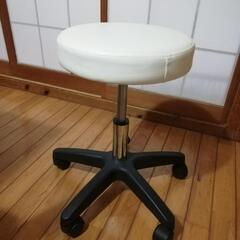 丸椅子　回転椅子　高さ調節可能
