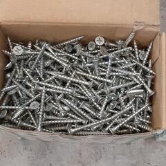 コースレッド　3.8x8mm 700本
　2箱セット　造作ビス　内装　建築　資材　材料　DIYの画像