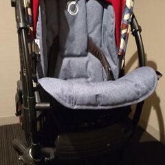 Bugaboo バカブー bee5（自立スタンド、フットマフ、オーガナイザー、レインカバー付き）の画像
