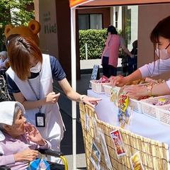 子育て世代必見！週2日～OK！柔軟なシフトで働きやすい！介護スタッフの画像