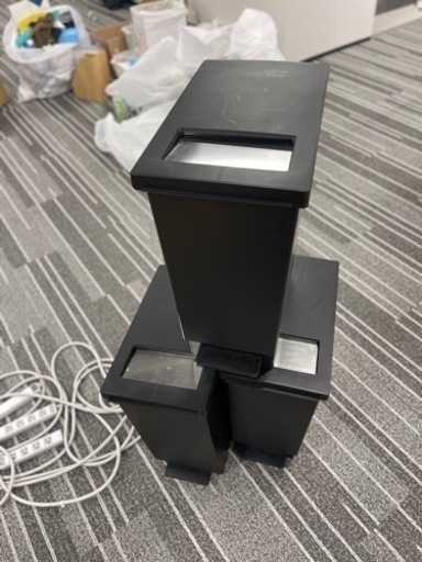 オフィス用品　ゴミ箱