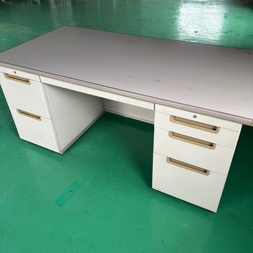 オカムラ　事務机　オフィスデスク　中古　オフィス家具